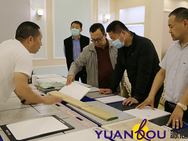 河南寧陵縣王縣長蒞臨廣東奢蔻新材料