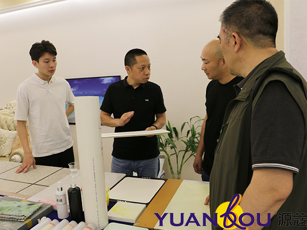 塞爾維亞中國商會(huì)陳會(huì)長(zhǎng)一行蒞臨我司參觀考察