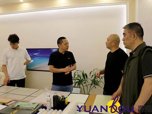 塞爾維亞中國商會(huì)陳會(huì)長(zhǎng)一行蒞臨我司參觀考察