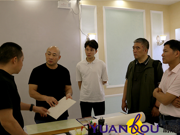 塞爾維亞中國商會(huì)陳會(huì)長(zhǎng)一行蒞臨我司參觀考察